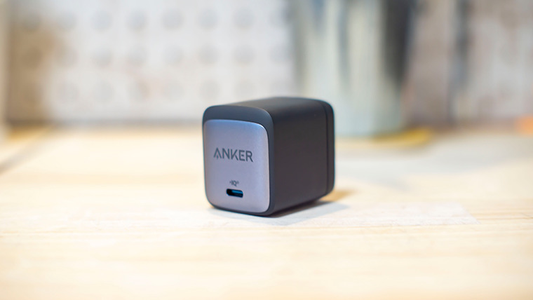 Anker Nano Ⅱ 65Wでミニサイズなのに充電できないものはほとんど無い！？